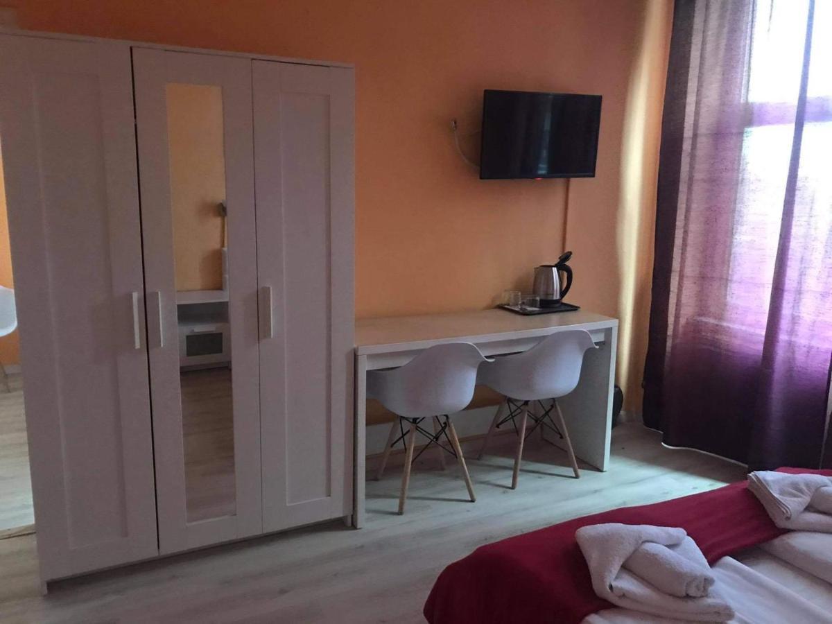 バラトンレッレ Y Panzio Bed & Breakfast エクステリア 写真
