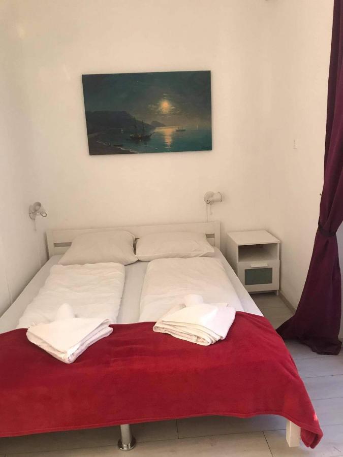 バラトンレッレ Y Panzio Bed & Breakfast エクステリア 写真