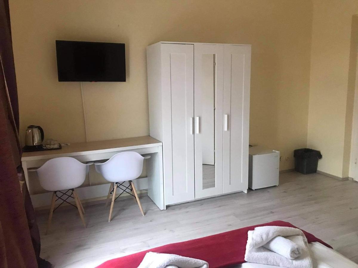 バラトンレッレ Y Panzio Bed & Breakfast エクステリア 写真